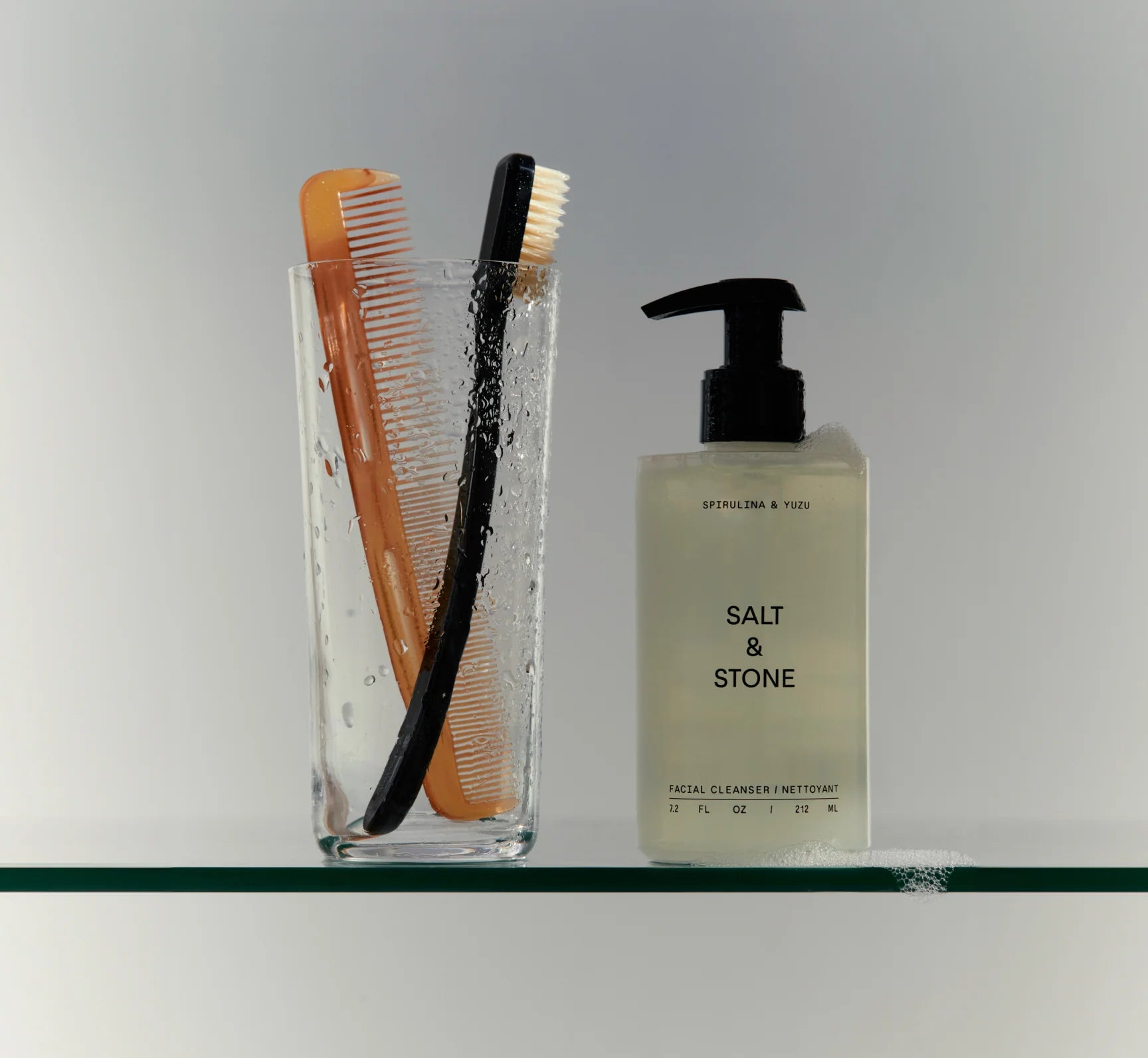 Spirulina & Yuzu Facial Cleanser - View 3